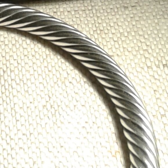 NEW! David Yurman 5mm Pearl SS 925 and 14 karat Bangle Bracelet - Picture 6 of 9